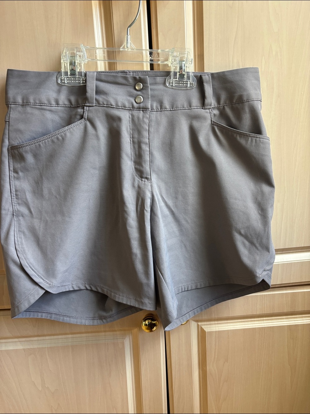 adidas Women's Golf Athletic Shorts Snap waist closure EUC